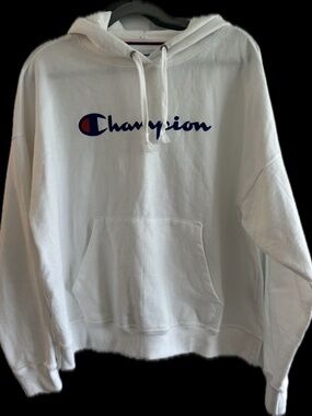 Women’s XL champion sweatshirt